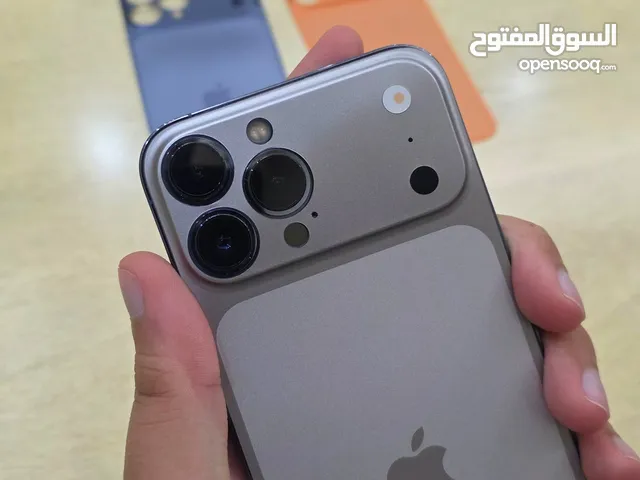 Convert sticker to iphone 17 pro max