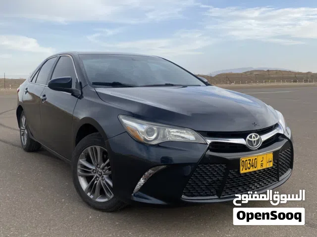 2015 تويوتا كامري SE