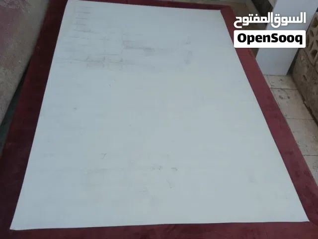 تخت للبيع