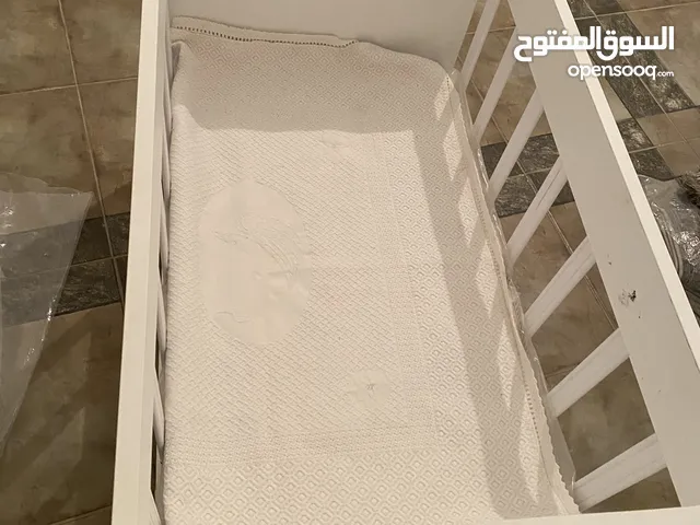 سرير أطفال بيبي