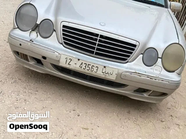 مرسيدس عائليه موديل 2002 فورماتك رباعيه 280E.حالتها جيده كامبيو ومحرك ماشاء الله..محرك 6V