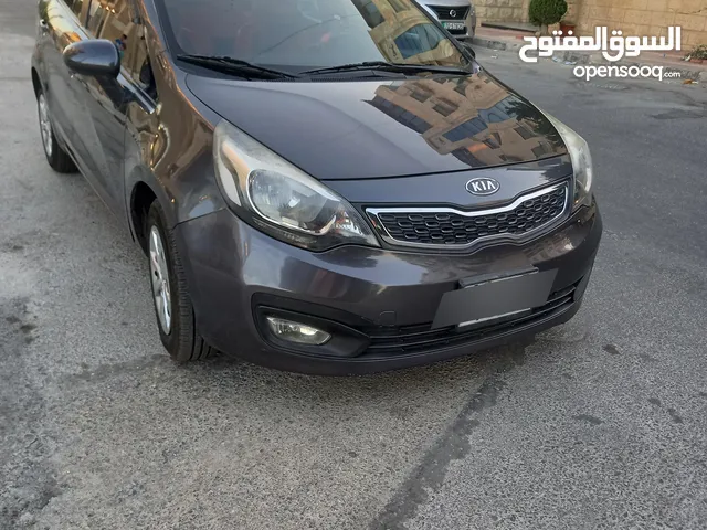 كيا ريو 2015 مميزه لون شمباني ماشية 97 الف بسعر مناسب جدا