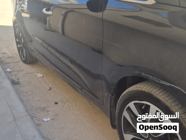 2014 كيا كارينز Luxury Plus