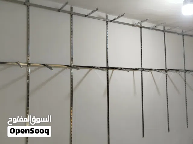 معدات محل ملابس للبيع