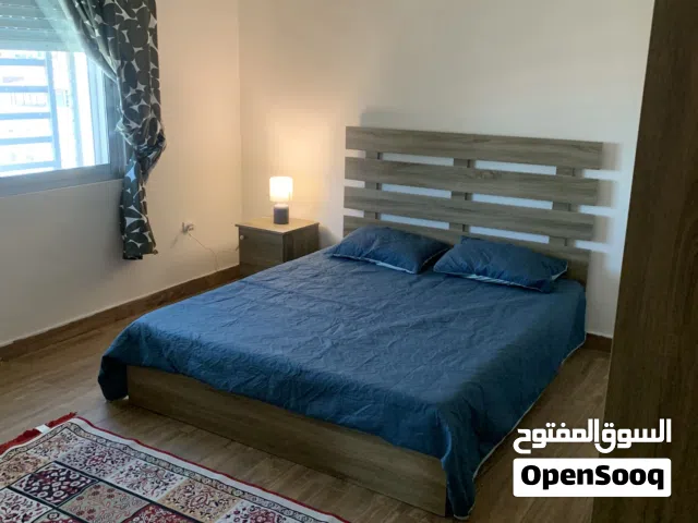 شقة مفروشة للايجار متاحة خلال العيد  منطقة هادئة جميع سكانها عائلات قريب جدا من جميع الخدمات