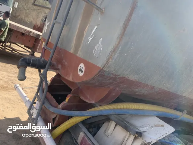 خزان مياه 12 الف بحاله ممتازه وعادي البيع بالسيارع