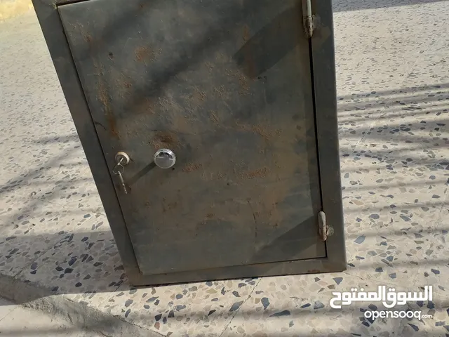 صندوق احديد للبيع