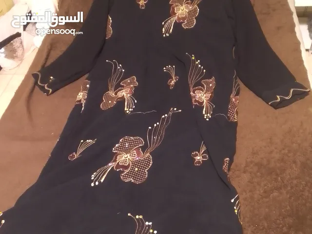 فساتين سهره استعمال مره واحده بحالت الجديد