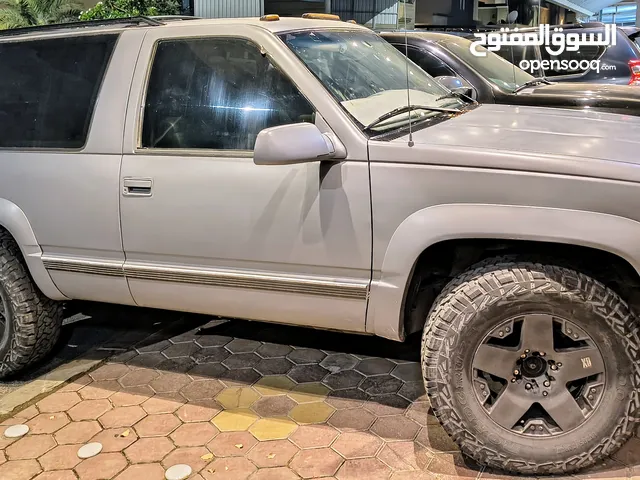 يوكن 97 شغال استعمال يومي مكيف بارد و حرارته ثابته رمادي مطفي مجدد من الداخل