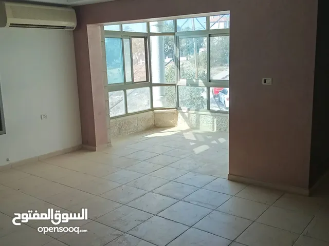 شقة للبيع عين منجد