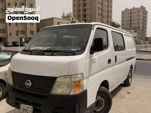 Nissan bus urvan
