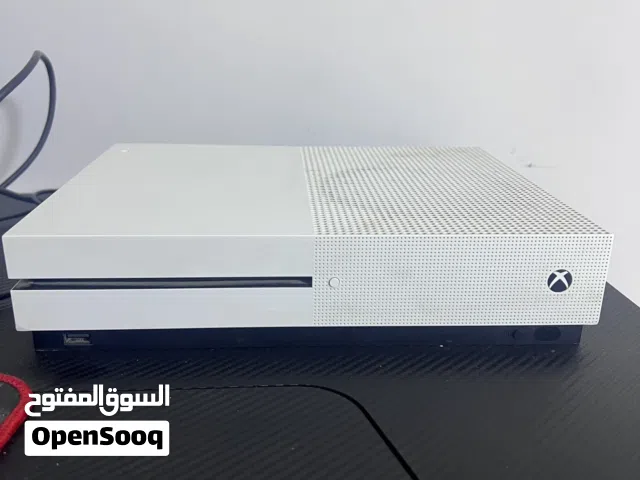 Xbox one(S) +controller(يده)