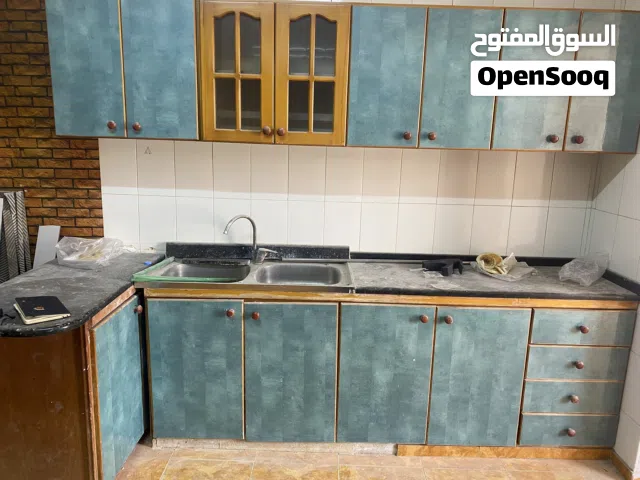 مطبخ خشب مستعمل مع اجزاء المنيوم للبيع