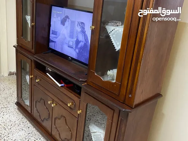 طاولة تلفزيون