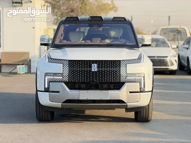 BYD U8 is a hybrid SUV 2025