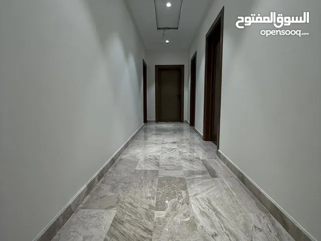 185 m2 4 Bedrooms Apartments for Sale in Tripoli Al-Sabaa