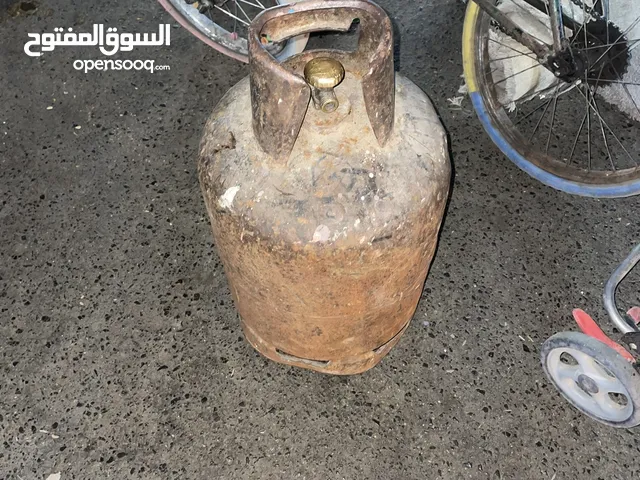 اثنين دبات غاز نظيفه