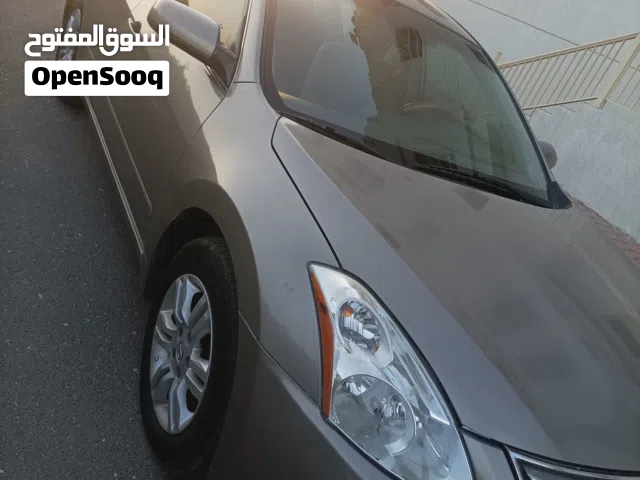 2011 نيسان التيما SL