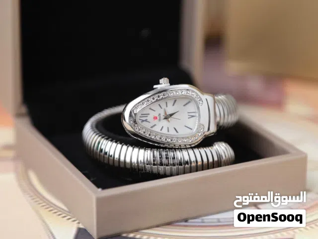 ساعة الحية توفرت