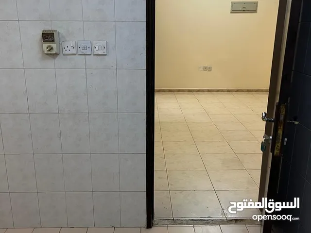 200 m2 2 Bedrooms Apartments for Rent in Muscat Ghubrah