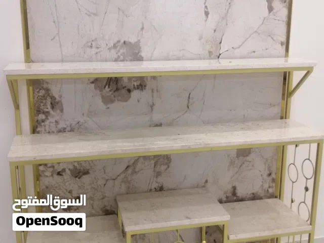 طاولة مودرن للبيع شبه جديده استعمال اسبوع فقط