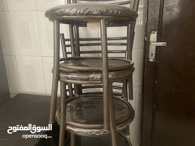 أربعة كراسي للبيع حديد