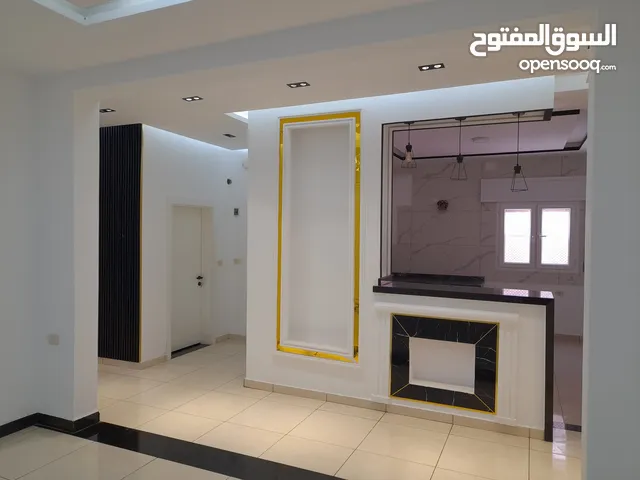 مبنى إداري 3دوار تشطيب حديث للإيجار على البحر رئيسي طريق الشط بعد مصحة يشفين 40 غرفة