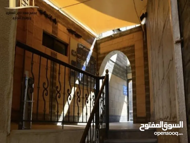 تبحث عن مكتب مساحه عمل توفر لك كل ما تحتاجه وأكثر في ارقى مناطق الزرقاء الجديده شارع مكه (36)