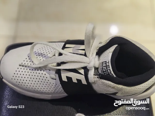 حذاء نايكي مستعمل بجودة ممتازة