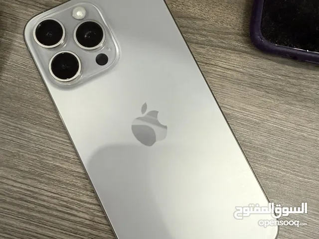 ايفون 15 pro max للبيع الجهاز نظيف جدا
