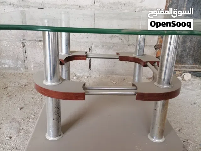 طاولة وسط و2 طاولة جانبيات زجاج وخشب فورمايكا للبيع