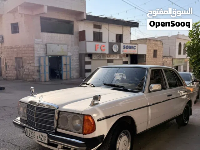 1982 مرسيدس بنز الفئة-E E 250