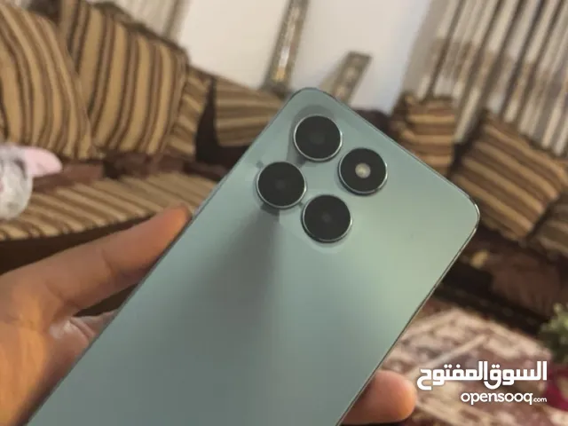 تلفون Honor X6a مستعمل 10شهور للبيع . سعره الاصلي 75 / يوجد كسر خفيف بالشاشة للبيع ب 25 .