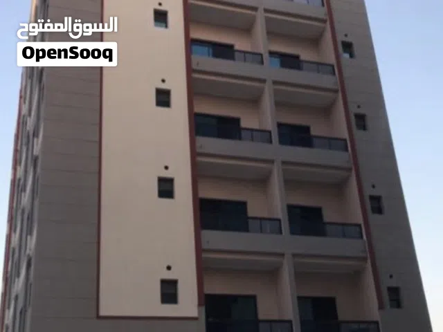 شقة للبيع في الحد / بالطابق الثالث / على الشارع وغير مكشوفة