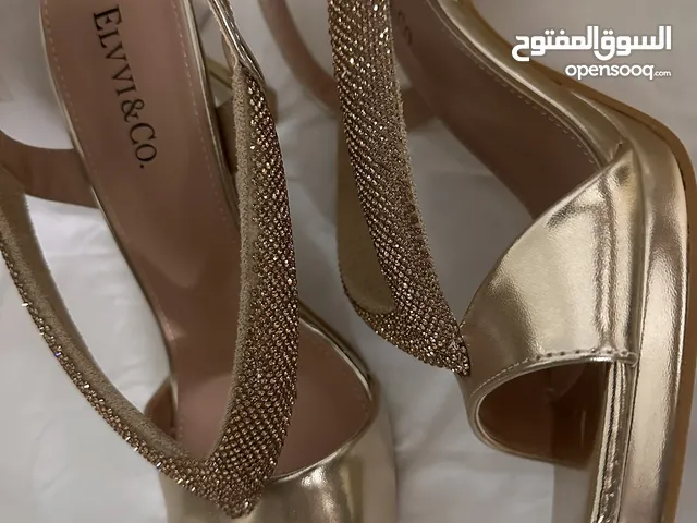 حذاء نسائي