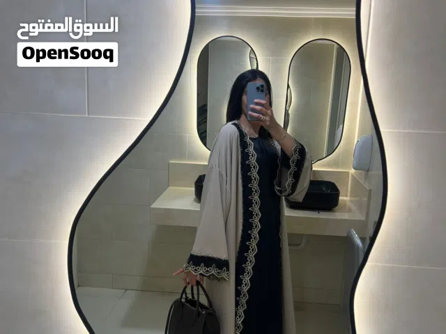 عباية BIJ كتف عملية - لون أسود - قصة فراشة واسعة - قماش كريب
