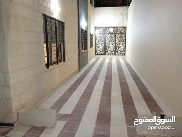 250m2 More than 6 bedrooms Apartments for Sale in Madaba Hanina Al-Gharbiyyah