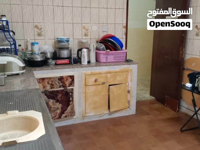 alkhawir Room with bathroom sharing kitchen Furnishedغرفة مع حمام مفروشة بالخوير و مطبخ مشترك