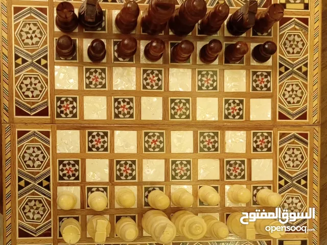 شطرنج وطاولة زهر صدف موزاييك مع بيادق خشب