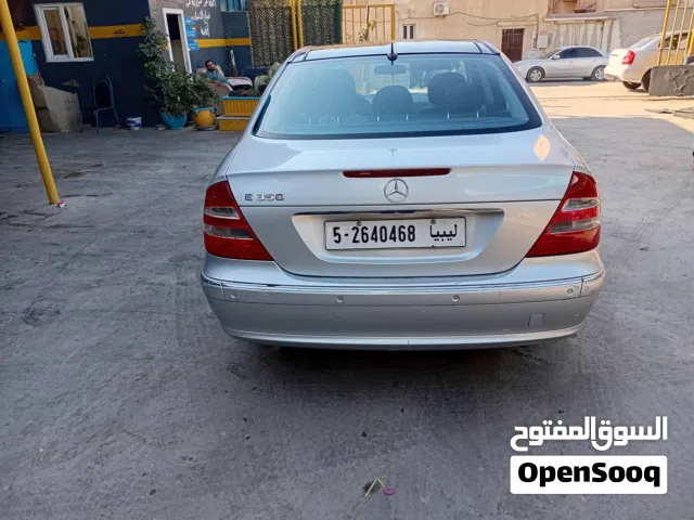 2005 مرسيدس بنز الفئة-E E 350
