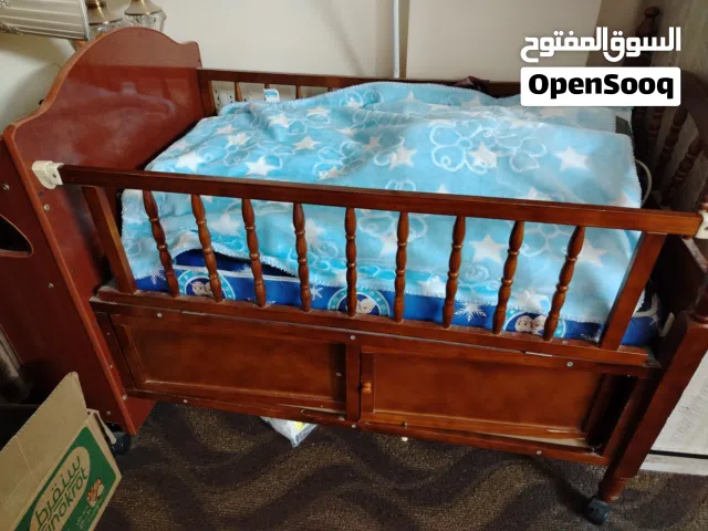 تخت بيبي للبيع
