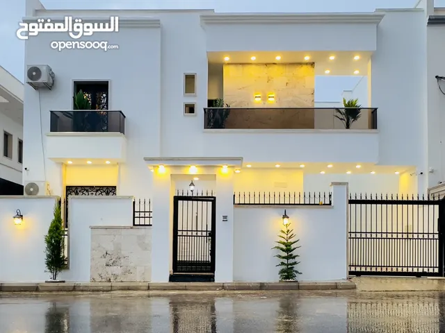 420 m2 More than 6 bedrooms Townhouse for Sale in Tripoli Ain Zara