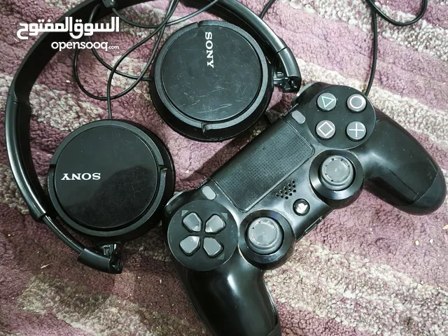 دي سوني 4 فيها خرابات شوي وسماعه سوني الاصليه لاكن المايك خربان