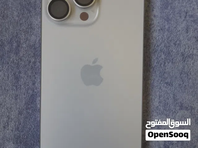 iPhone 15 Pro Max 256GB  نظيف جداً 100% مع كامل ملحقاته من Anker الأصلية