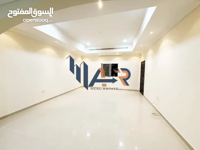 Stand Alone Spacious Yard Driver Room Good Price فيلا للايجار مدينة خليفة مستقلة سعر مميز
