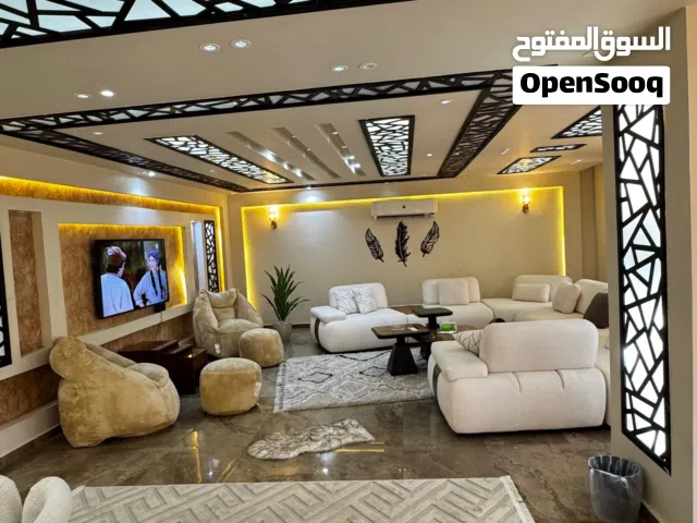 شقه فاخره راقيه فندقيه للايجار اليومي والشهري للعوايل والشباب الملتزم