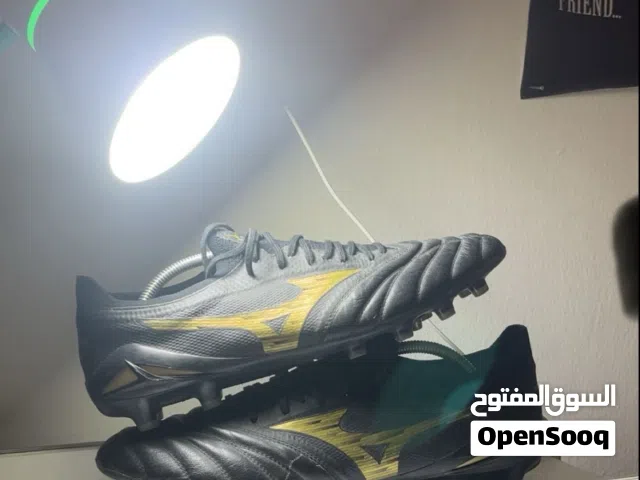 4 Original football boots