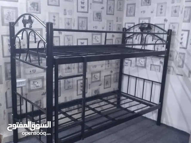 تخت طابقين حديد ثقيل متوفر الوان اسود وابيض وزهري فقط ب80 دينار