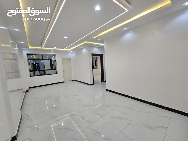 شقة للبيع في بيت بوس ع الزفلت مساحة واسعة وكبيره وبسعر مناااسب في عمارة 6 ادوار فقط سوبر لوووكس