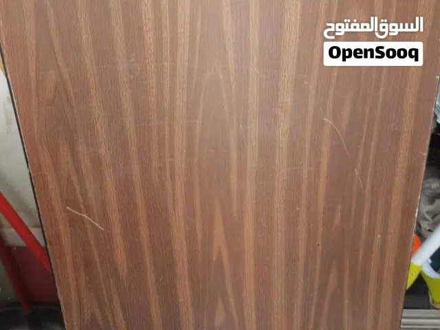 طاولة طعام مساحة 120 في 60